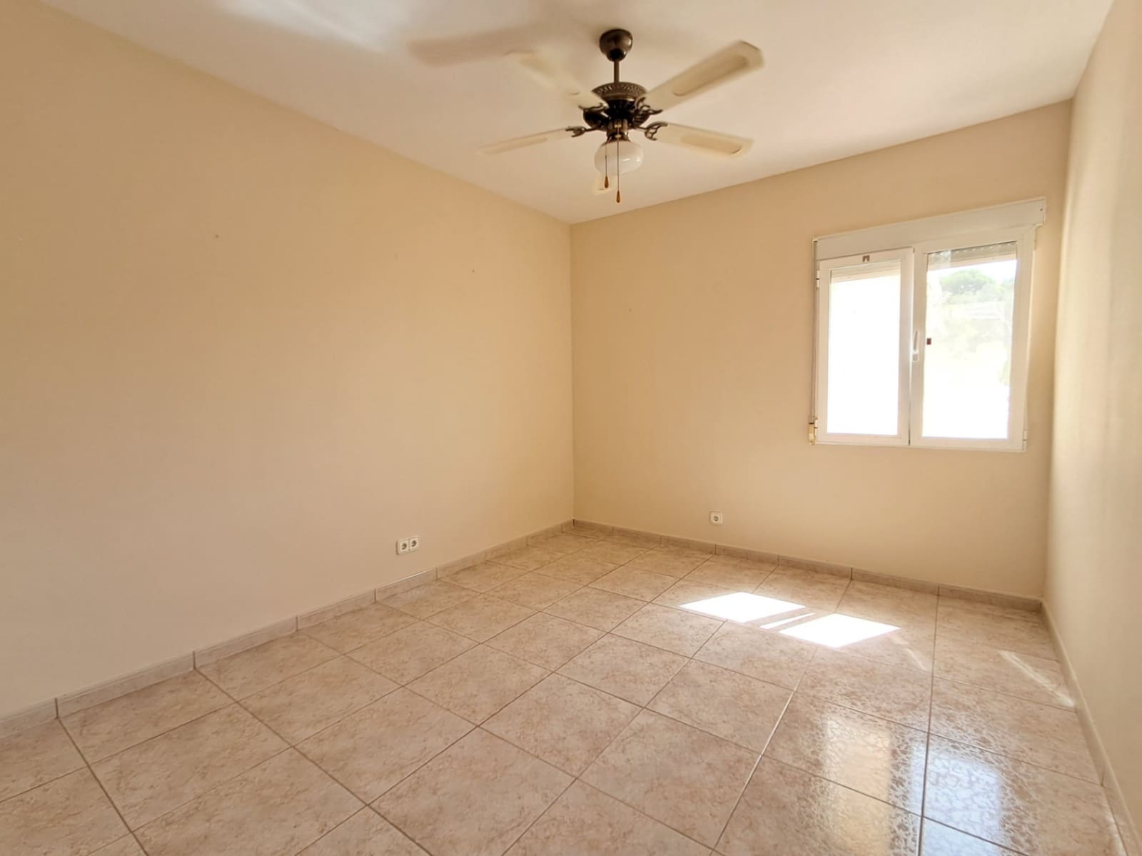4 bedroom Villa for rent in Alhama Springs with pool garage - € 2,200 (Ref: 9161835)