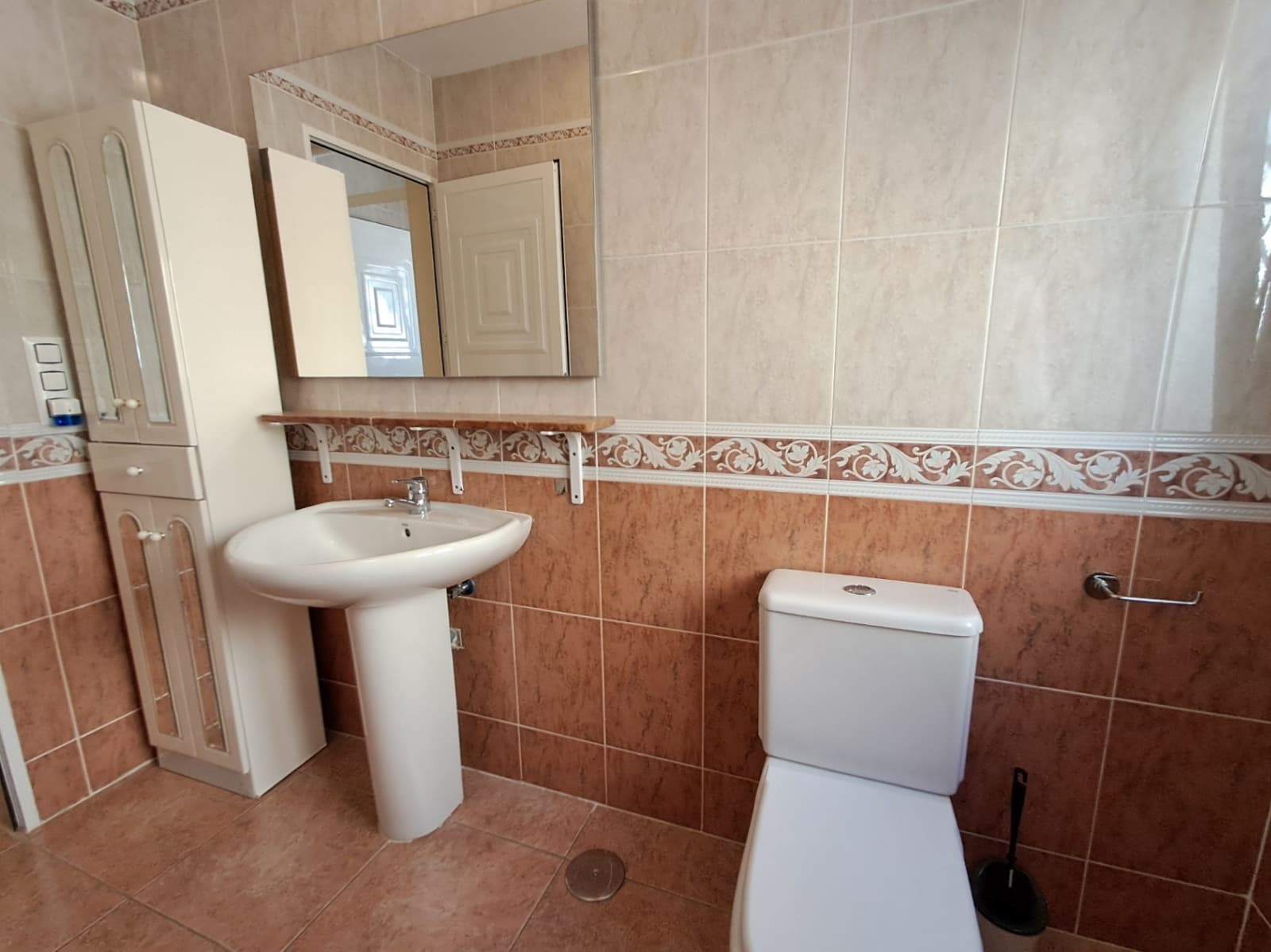 4 bedroom Villa for rent in Alhama Springs with pool garage - € 2,200 (Ref: 9161835)
