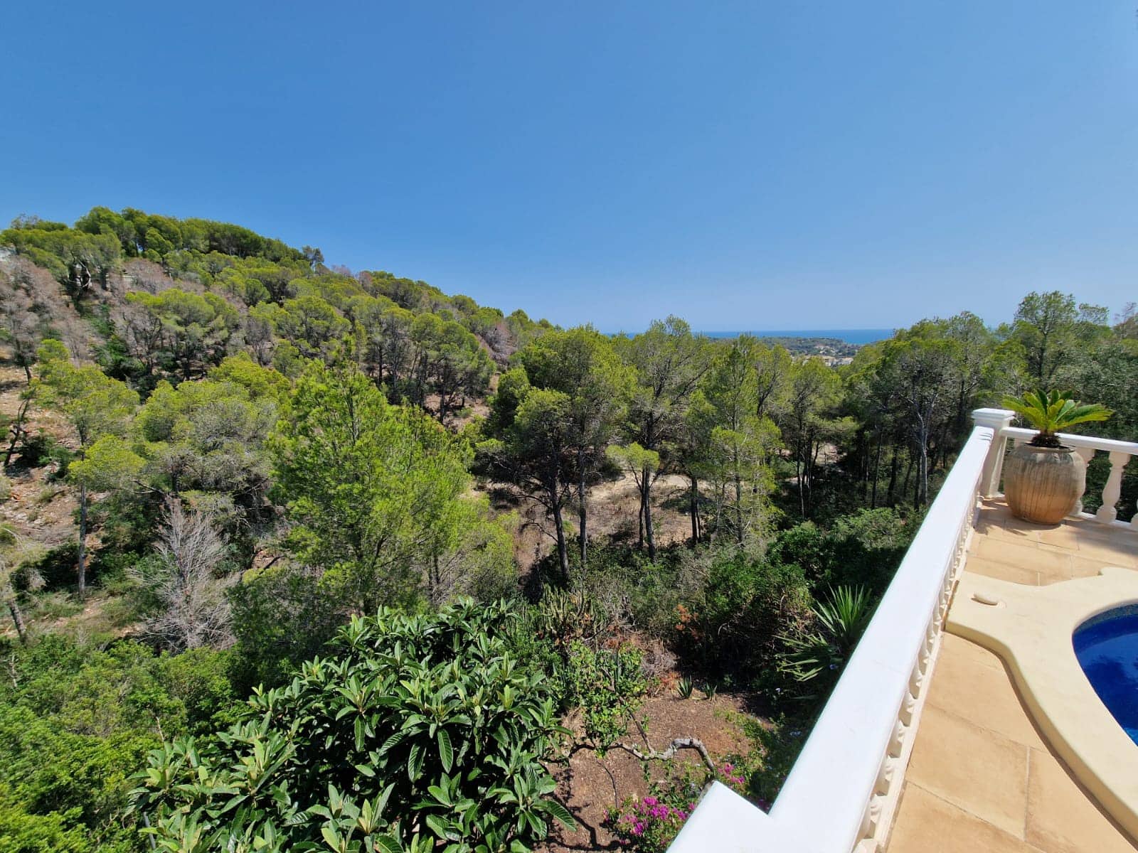 4 bedroom Villa for rent in Alhama Springs with pool garage - € 2,200 (Ref: 9161835)