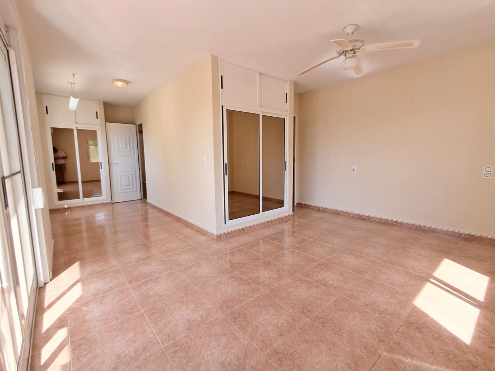 4 bedroom Villa for rent in Alhama Springs with pool garage - € 2,200 (Ref: 9161835)