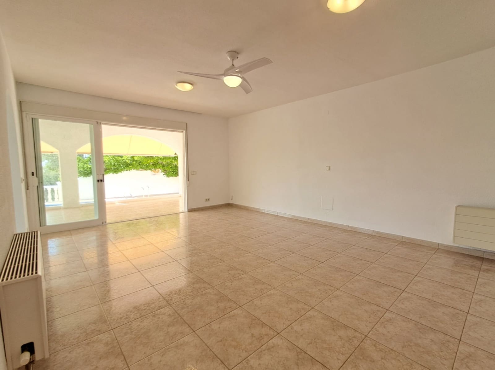 4 bedroom Villa for rent in Alhama Springs with pool garage - € 2,200 (Ref: 9161835)