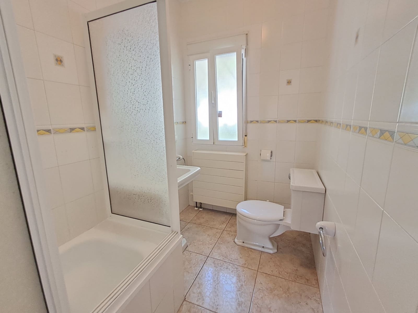 4 bedroom Villa for rent in Alhama Springs with pool garage - € 2,200 (Ref: 9161835)