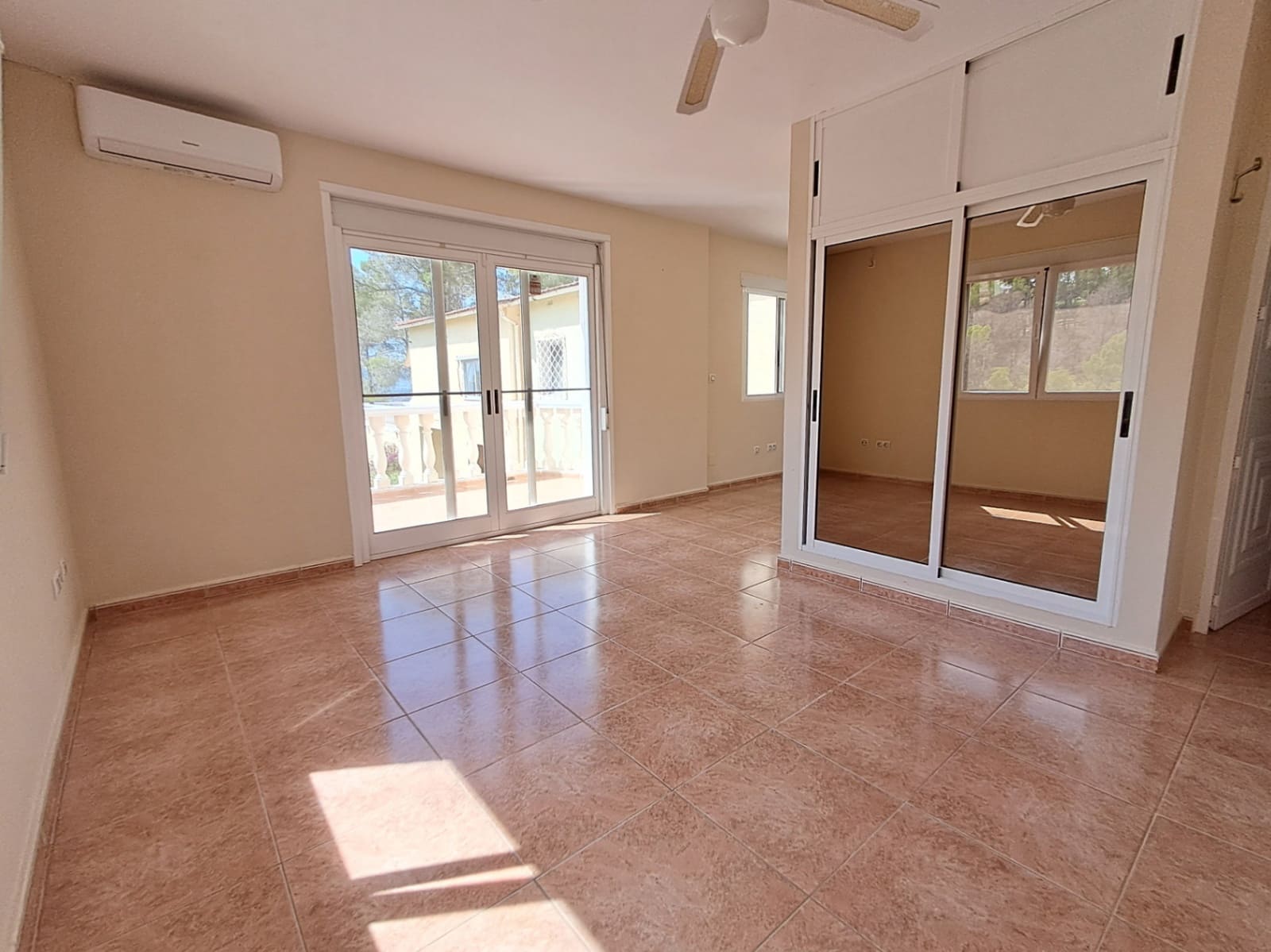 4 bedroom Villa for rent in Alhama Springs with pool garage - € 2,200 (Ref: 9161835)