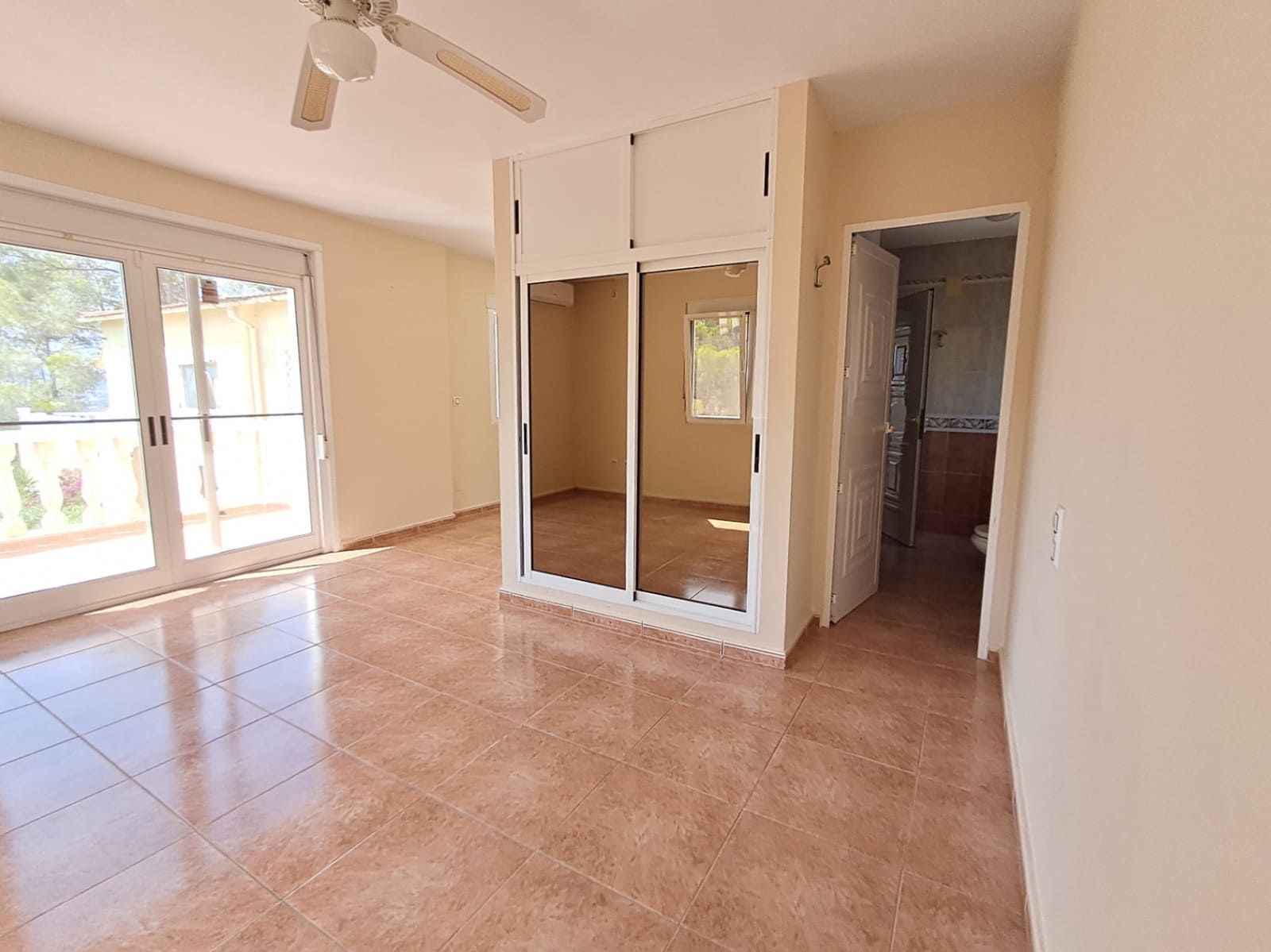 4 bedroom Villa for rent in Alhama Springs with pool garage - € 2,200 (Ref: 9161835)
