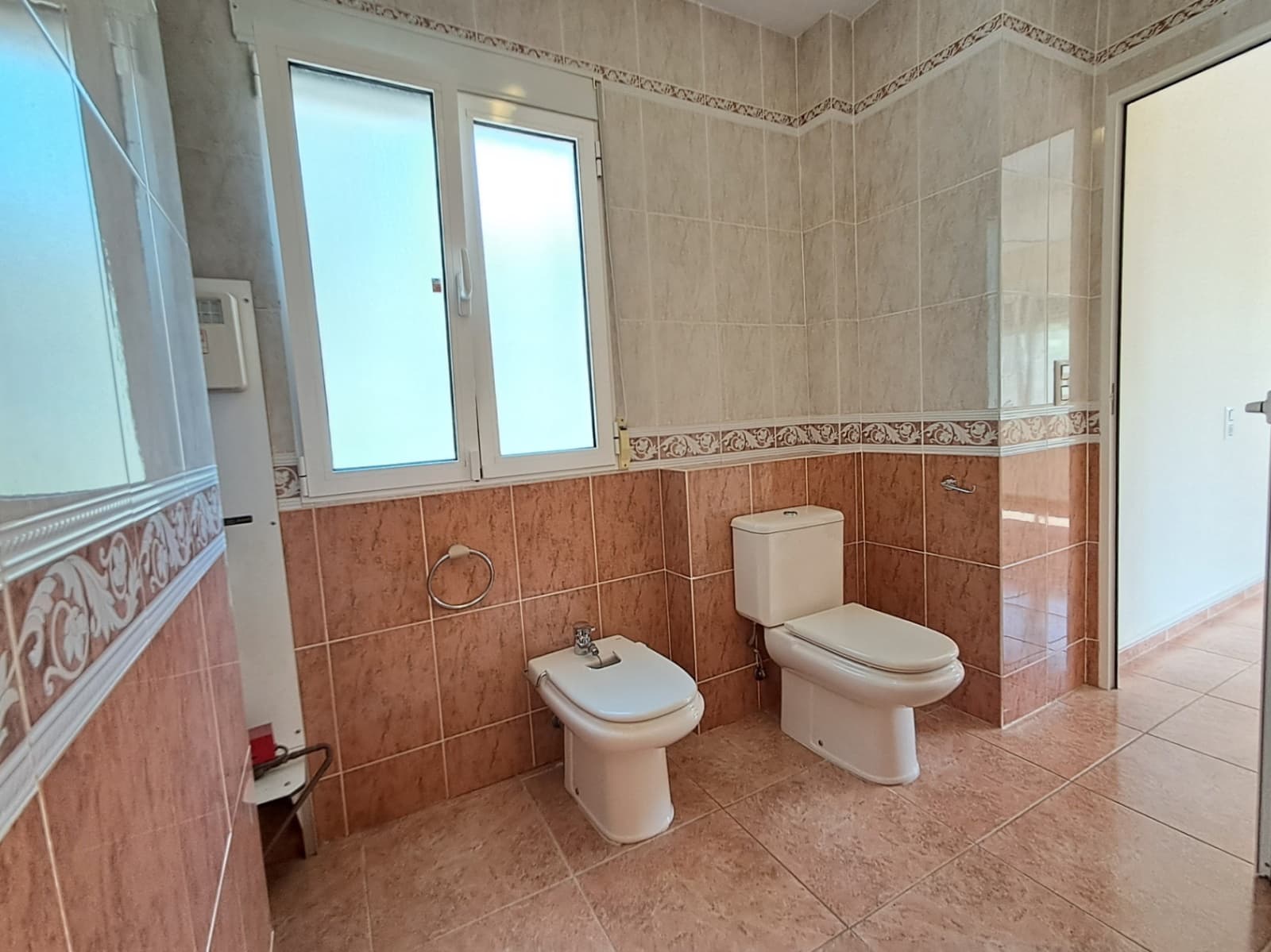 4 bedroom Villa for rent in Alhama Springs with pool garage - € 2,200 (Ref: 9161835)
