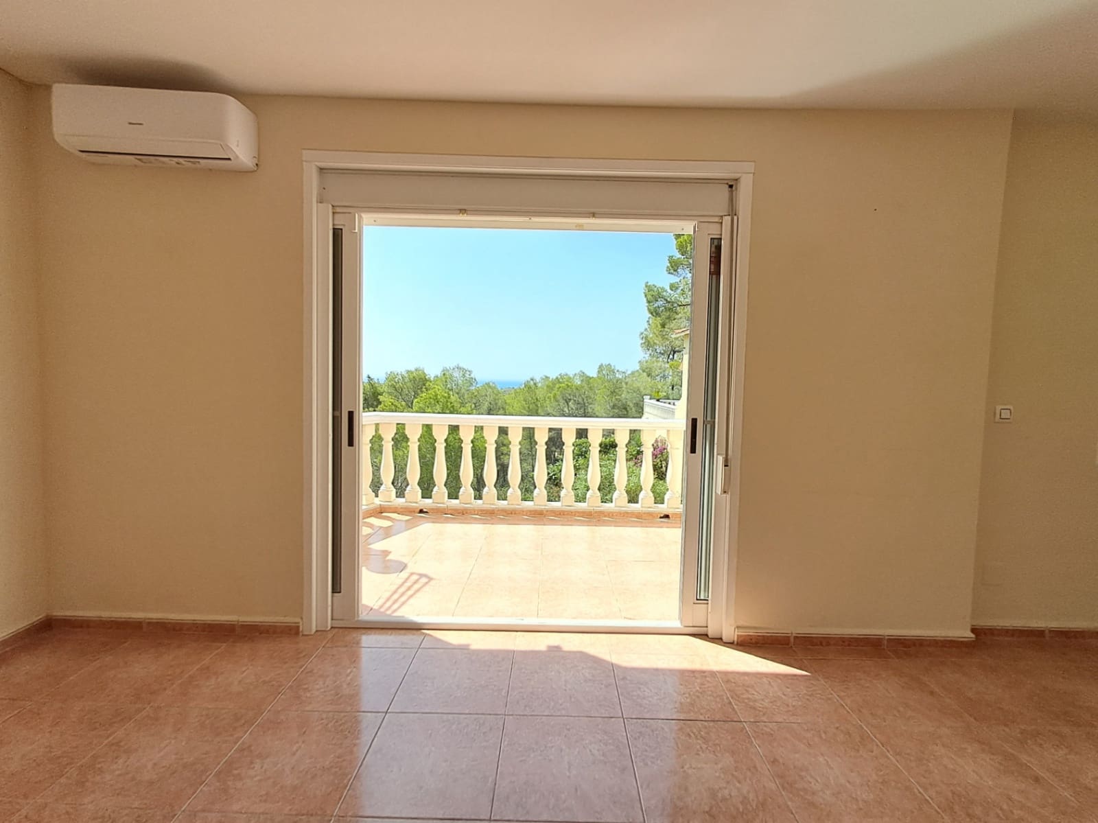 4 bedroom Villa for rent in Alhama Springs with pool garage - € 2,200 (Ref: 9161835)