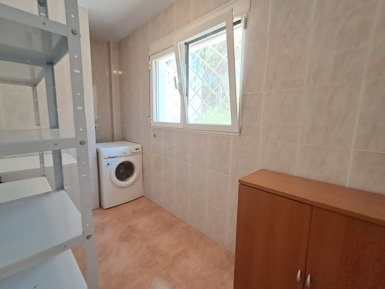 4 bedroom Villa for rent in Alhama Springs with pool garage - € 2,200 (Ref: 9161835)