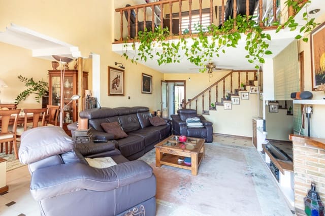 6 soveværelse Villa til salg i La Nucia med swimmingpool garage - € 860.000 (Ref: 9192669)