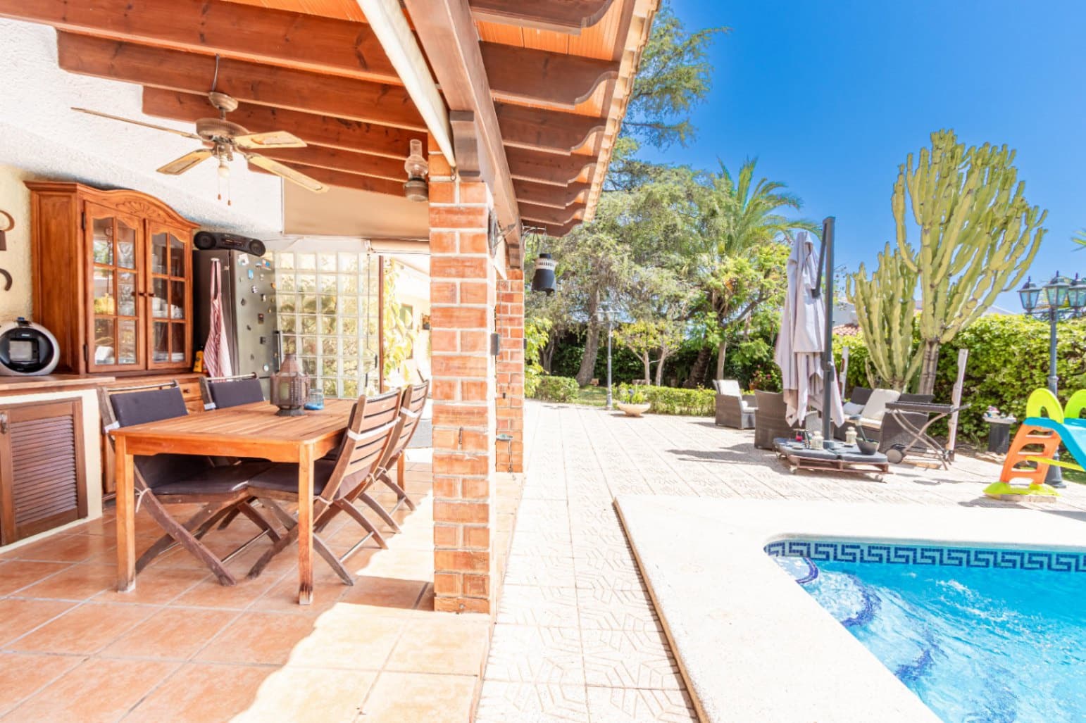 6 soveværelse Villa til salg i La Nucia med swimmingpool garage - € 860.000 (Ref: 9192669)