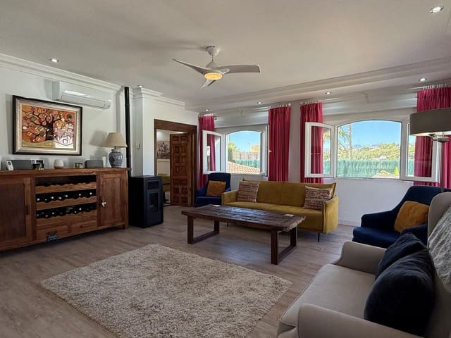 5 makuuhuone Huvila myytävänä paikassa Paichi, Teulada-Moraira mukana 
autotalli - 895 000 € (Ref: 9205625)