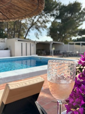 2 bedroom Restaurant/Bar for sale in Moraira, Teulada-Moraira with pool - € 199,950 (Ref: 9218927)