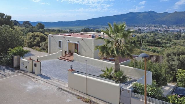 3 slaapkamer Villa te koop in Jalón / Xaló met zwembad - € 540.000 (Ref: 9245660)
