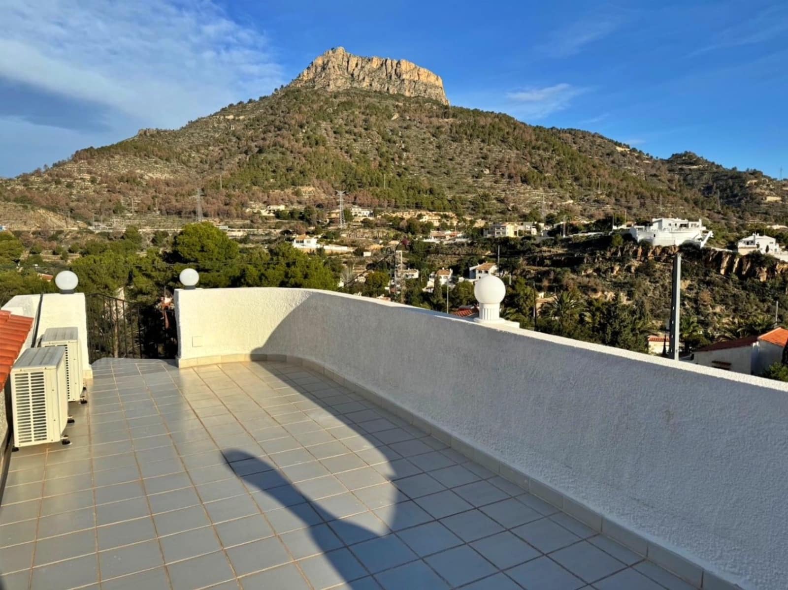 4 bedroom Villa for sale in Calpe / Calp with pool garage - € 645,000 (Ref: 9245663)