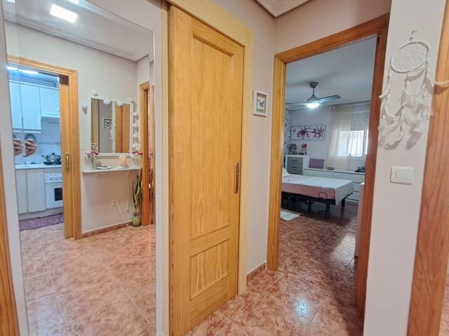 2 slaapkamer Appartement te koop in Benidorm met zwembad garage - € 215.000 (Ref: 9247468)