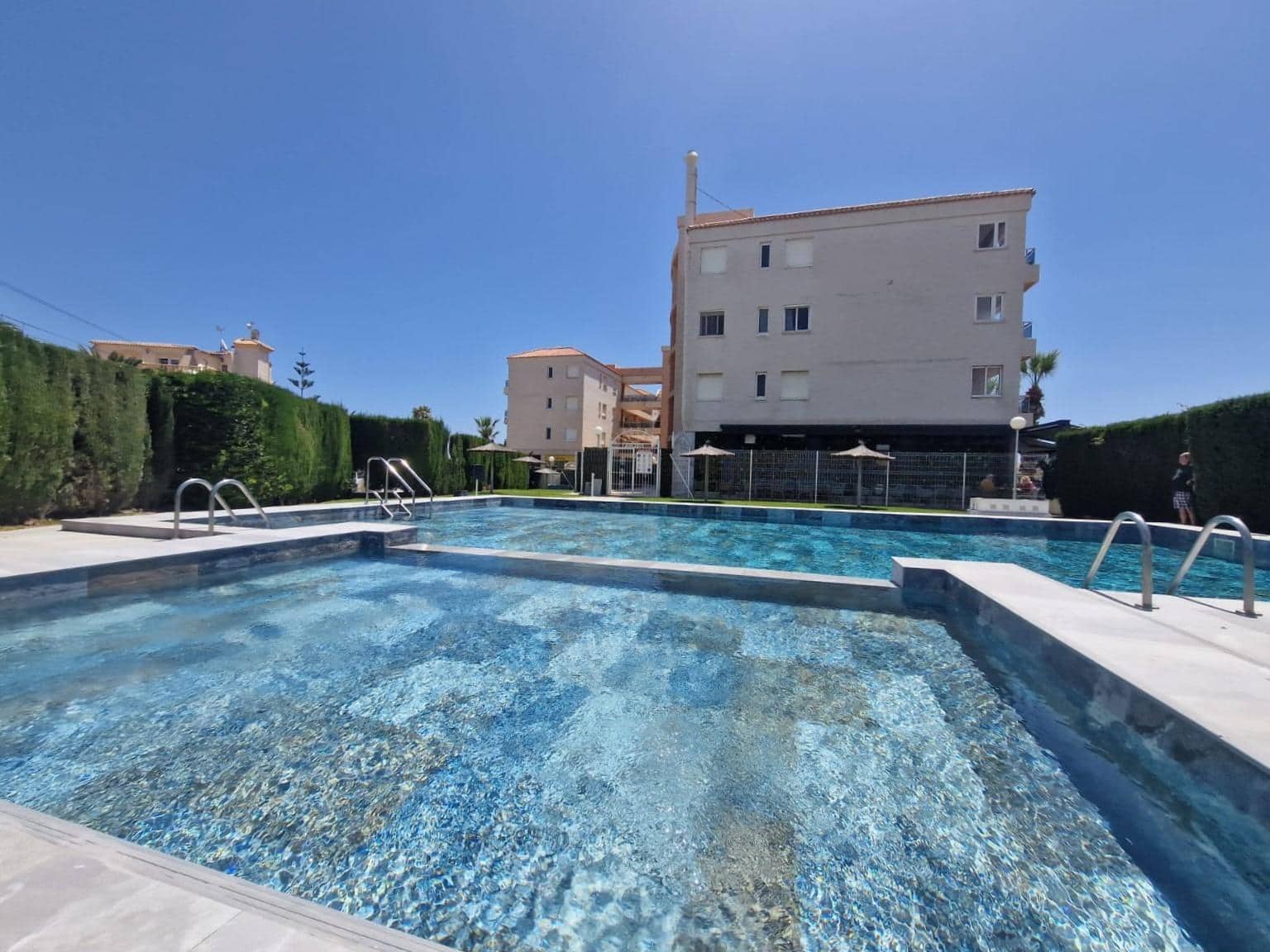 3 slaapkamer Appartement te koop in Playa Flamenca met zwembad garage - € 350.000 (Ref: 9255757)