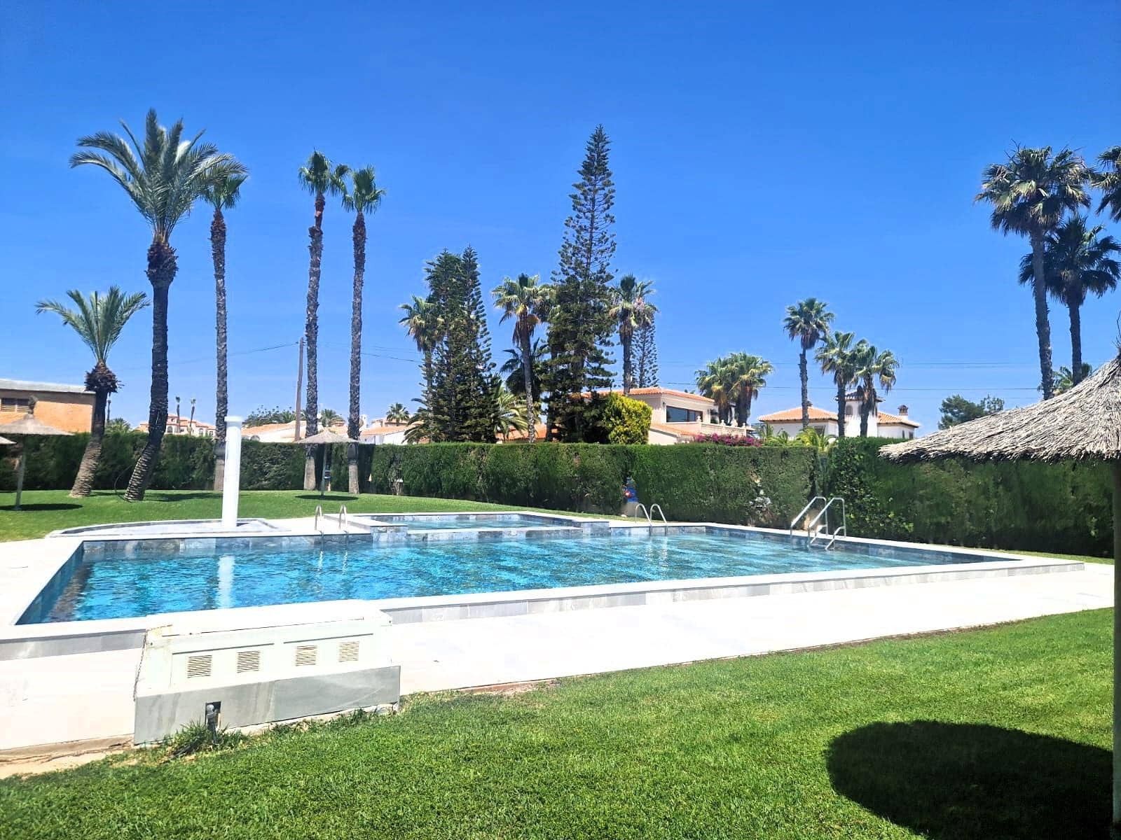 3 slaapkamer Appartement te koop in Playa Flamenca met zwembad garage - € 350.000 (Ref: 9255757)