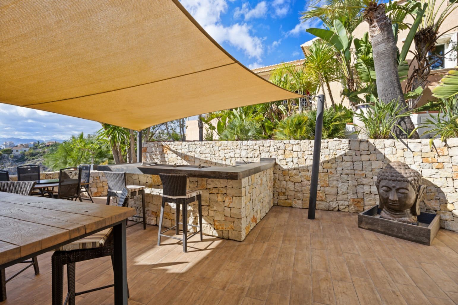 Chalet de 4 habitaciones en Cumbre del Sol en venta con piscina garaje - 1.550.000 € (Ref: 9258103)