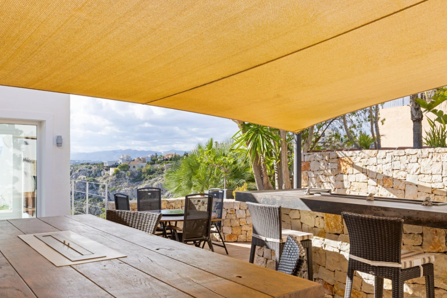 Chalet de 4 habitaciones en Cumbre del Sol en venta con piscina garaje - 1.550.000 € (Ref: 9258103)