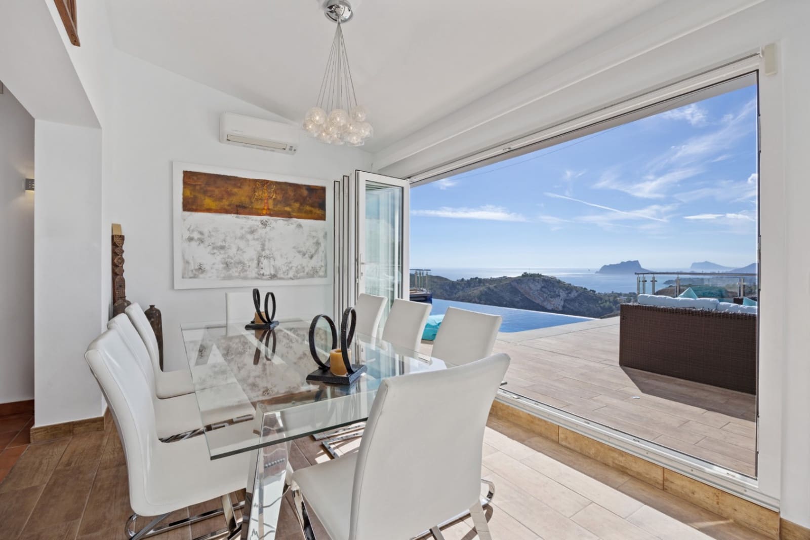 Chalet de 4 habitaciones en Cumbre del Sol en venta con piscina garaje - 1.550.000 € (Ref: 9258103)