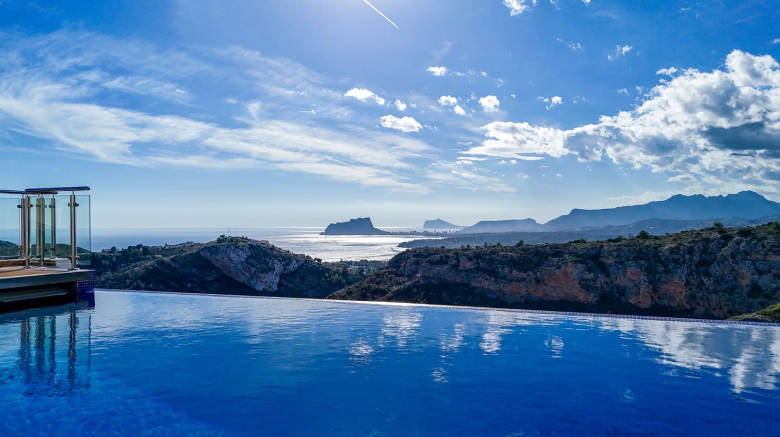 Chalet de 4 habitaciones en Cumbre del Sol en venta con piscina garaje - 1.550.000 € (Ref: 9258103)