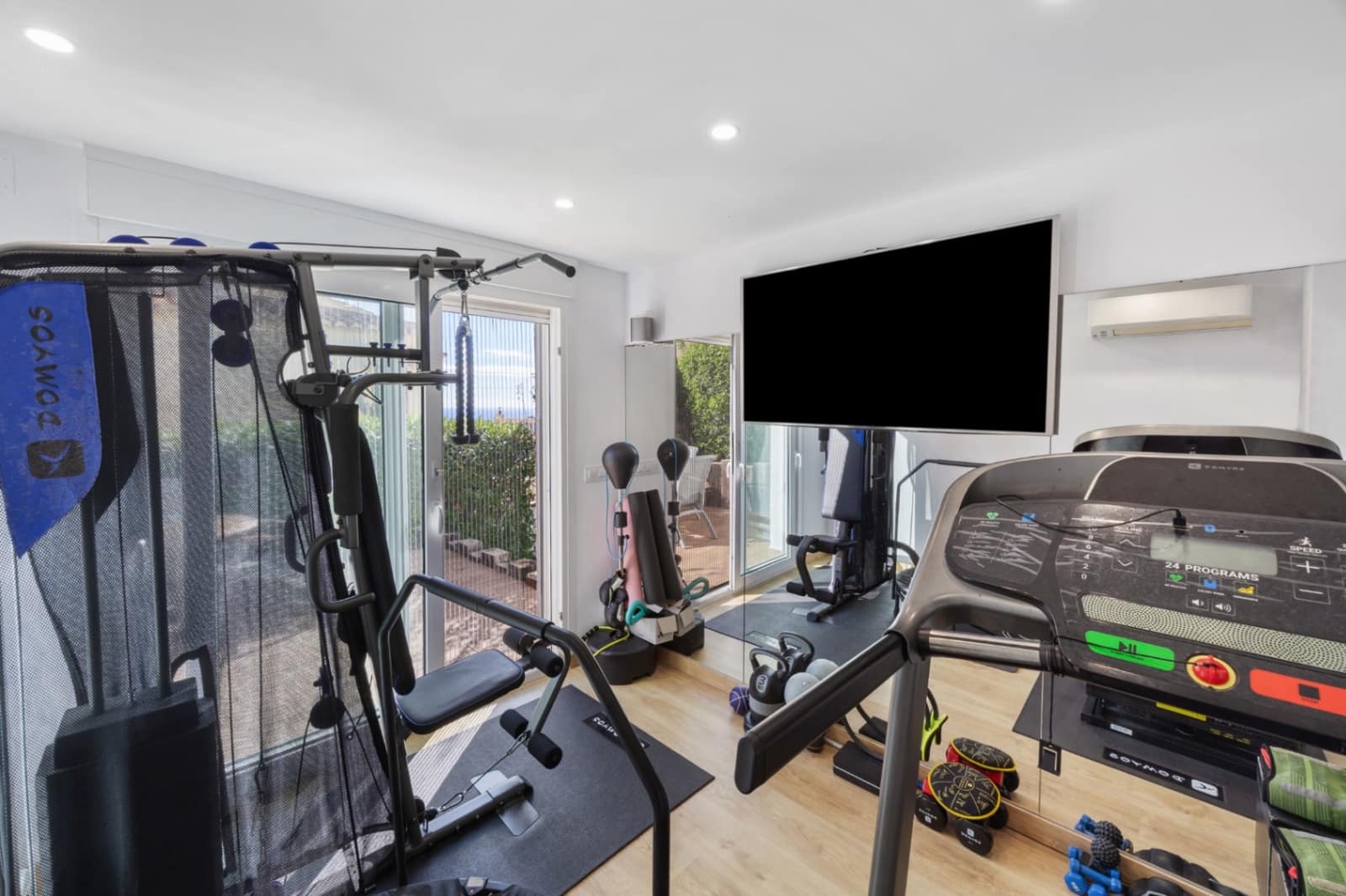 Chalet de 4 habitaciones en Cumbre del Sol en venta con piscina garaje - 1.550.000 € (Ref: 9258103)