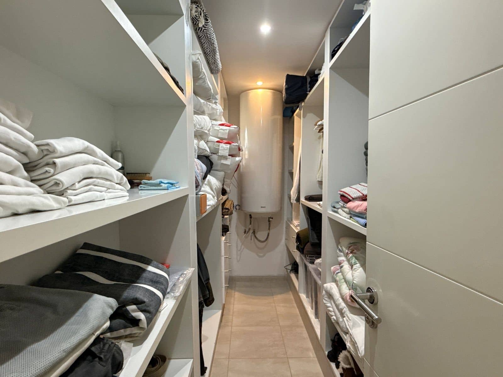 5 soveværelse Villa til salg i Montemar med swimmingpool garage - € 625.000 (Ref: 9261835)