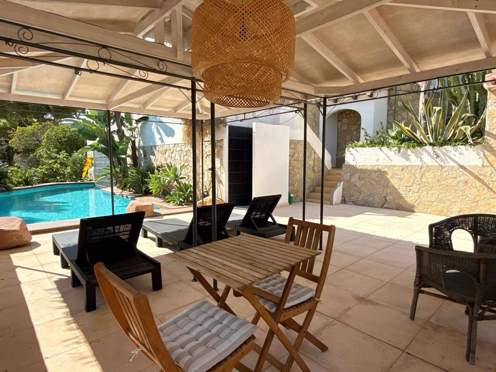 5 soveværelse Villa til salg i Montemar med swimmingpool garage - € 625.000 (Ref: 9261835)