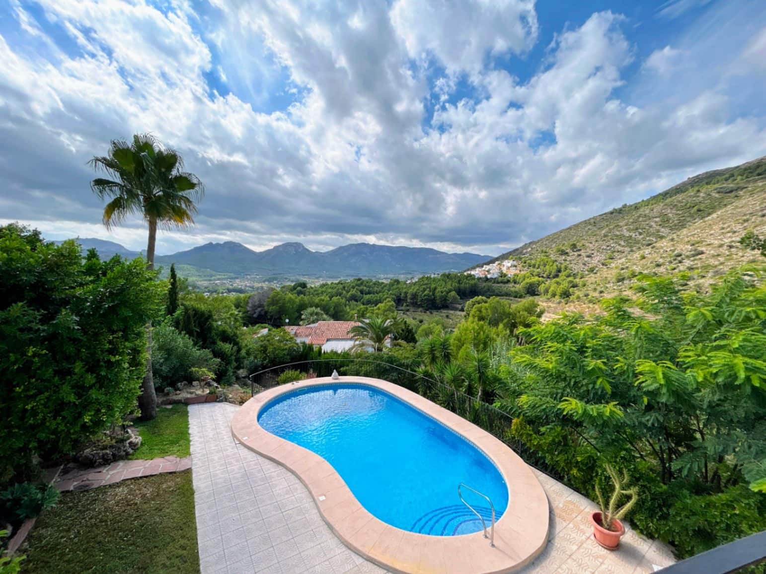 4 soverom Villa til salgs i Jalon / Xalo med svømmebasseng garasje - € 530 000 (Ref: 9263297)