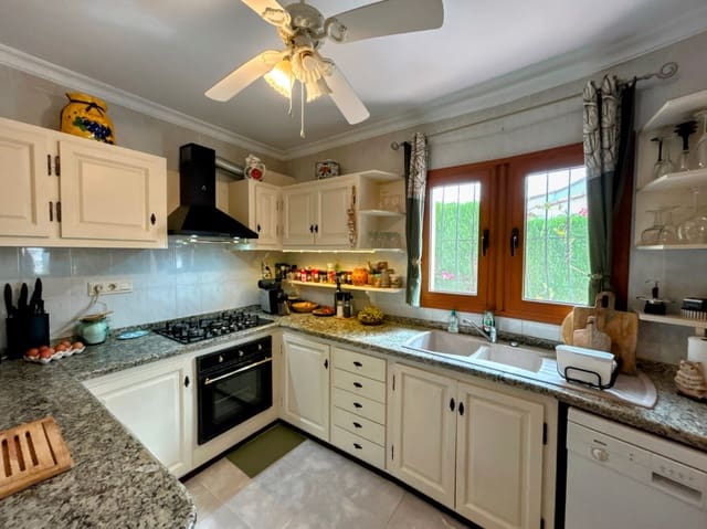 4 slaapkamer Villa te koop in Jalón / Xaló met zwembad garage - € 530.000 (Ref: 9263297)