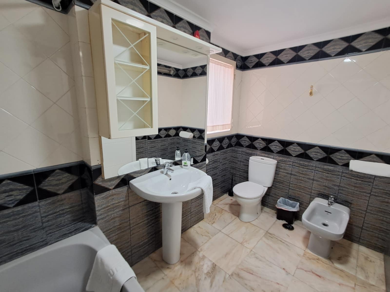 6 makuuhuone Huoneisto myytävänä paikassa Benidorm mukana uima-altaan - 498 000 € (Ref: 9263555)