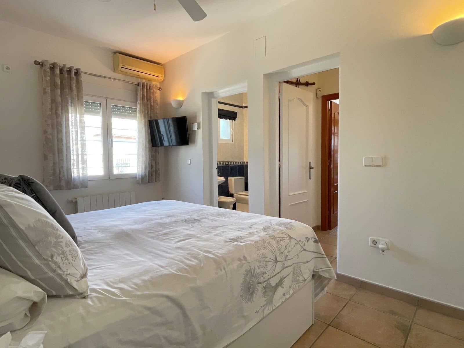 4 bedroom Villa for sale in Benitachell / Benitatxell with pool garage - € 620,000 (Ref: 9272835)