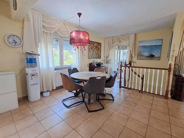 Chalet de 4 habitaciones en Montebello, La Nucia en venta con piscina garaje - 545.000 € (Ref: 9283163)