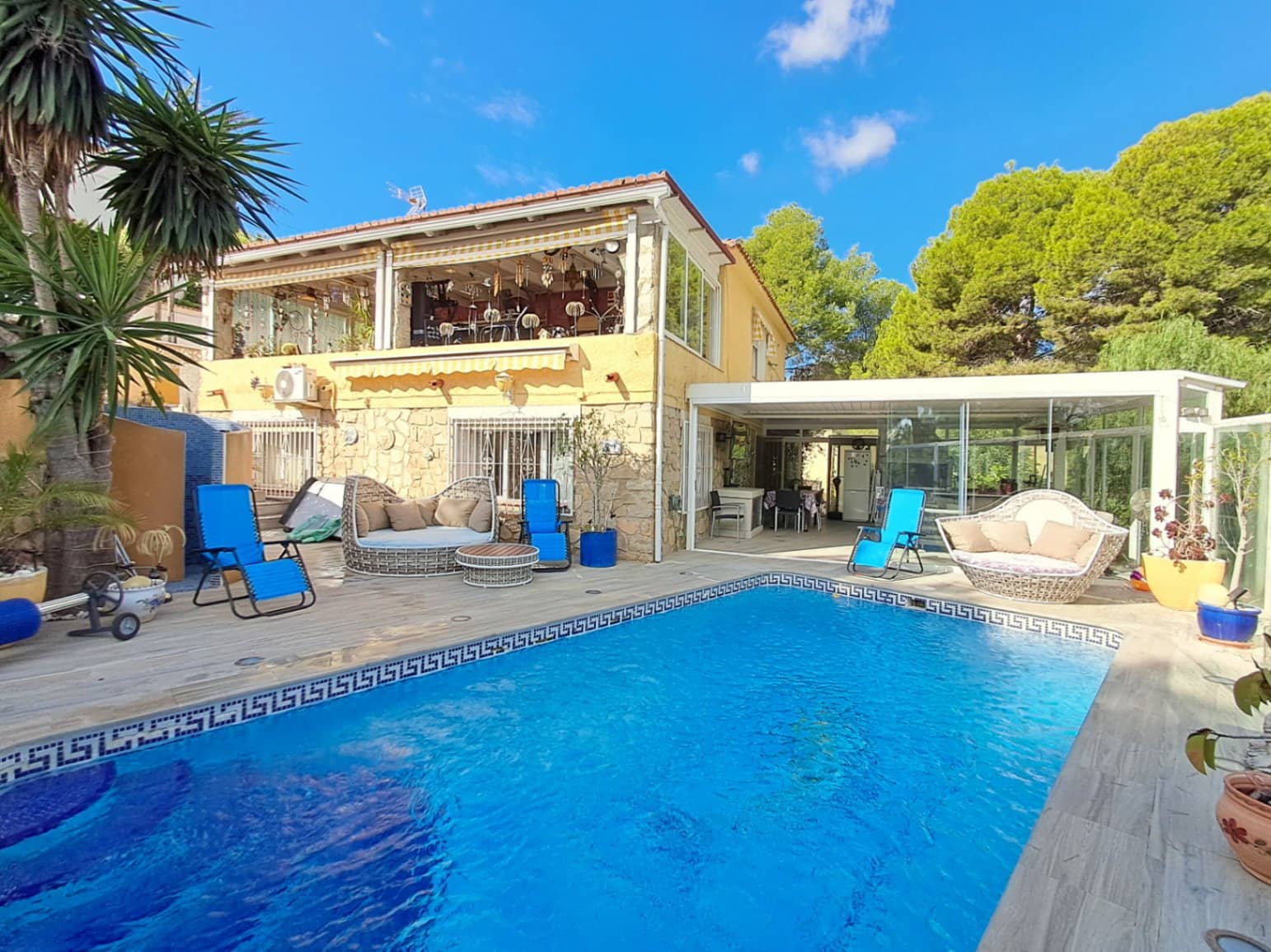 4 soverom Villa til salgs i Montebello med svømmebasseng garasje - € 545 000 (Ref: 9283163)