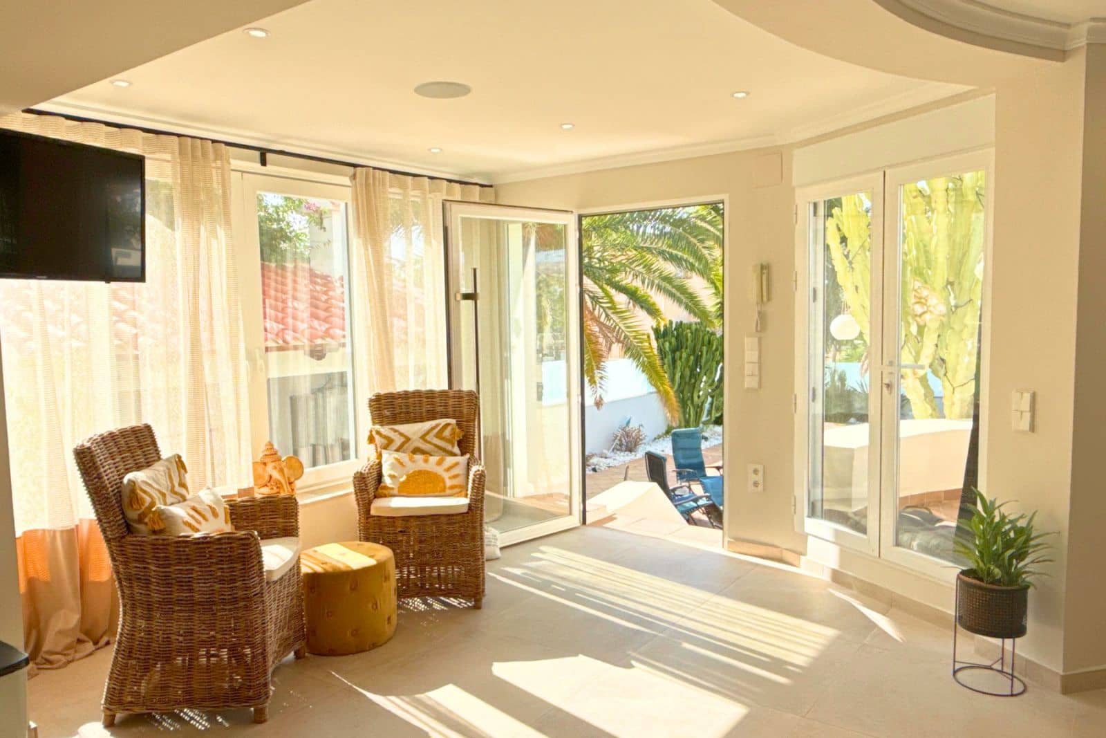 4 bedroom Villa for rent in Calpe / Calp with pool garage - € 4,500 (Ref: 9293548)