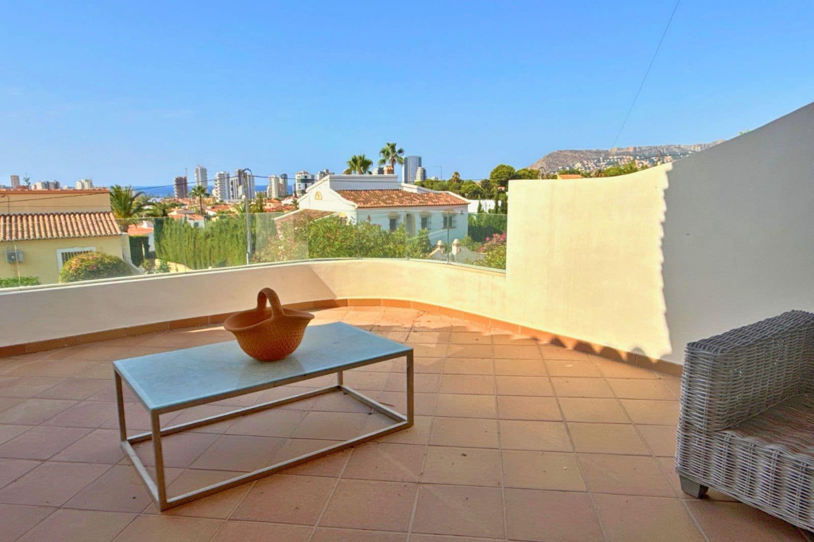 4 bedroom Villa for rent in Calpe / Calp with pool garage - € 4,500 (Ref: 9293548)