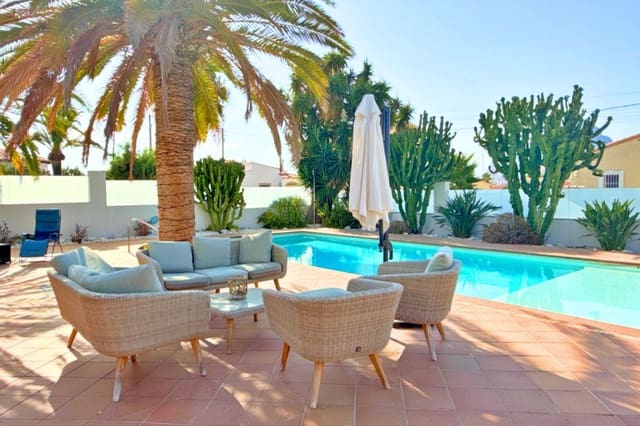 4 bedroom Villa for rent in Calpe / Calp with pool garage - € 4,500 (Ref: 9293548)