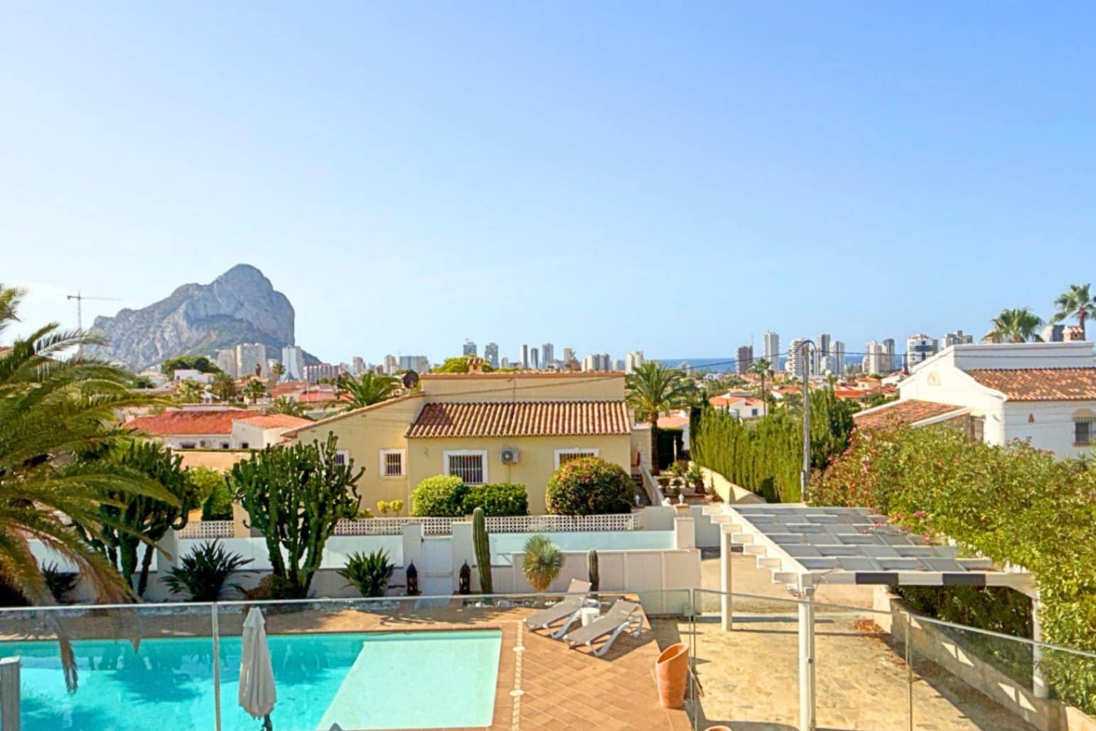 4 bedroom Villa for rent in Calpe / Calp with pool garage - € 4,500 (Ref: 9293548)