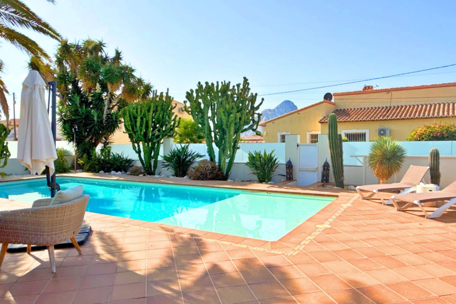 4 bedroom Villa for rent in Calpe / Calp with pool garage - € 4,500 (Ref: 9293548)