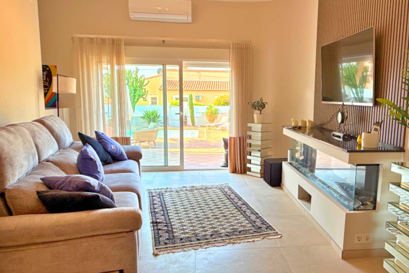 4 bedroom Villa for rent in Calpe / Calp with pool garage - € 4,500 (Ref: 9293548)