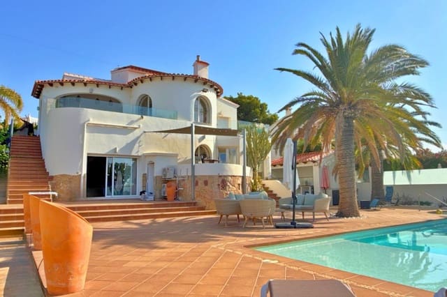 4 bedroom Villa for rent in Calpe / Calp with pool garage - € 4,500 (Ref: 9293548)