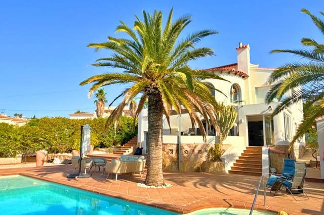 4 bedroom Villa for rent in Calpe / Calp with pool garage - € 4,500 (Ref: 9293548)