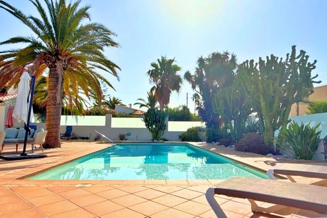 4 bedroom Villa for rent in Calpe / Calp with pool garage - € 4,500 (Ref: 9293548)