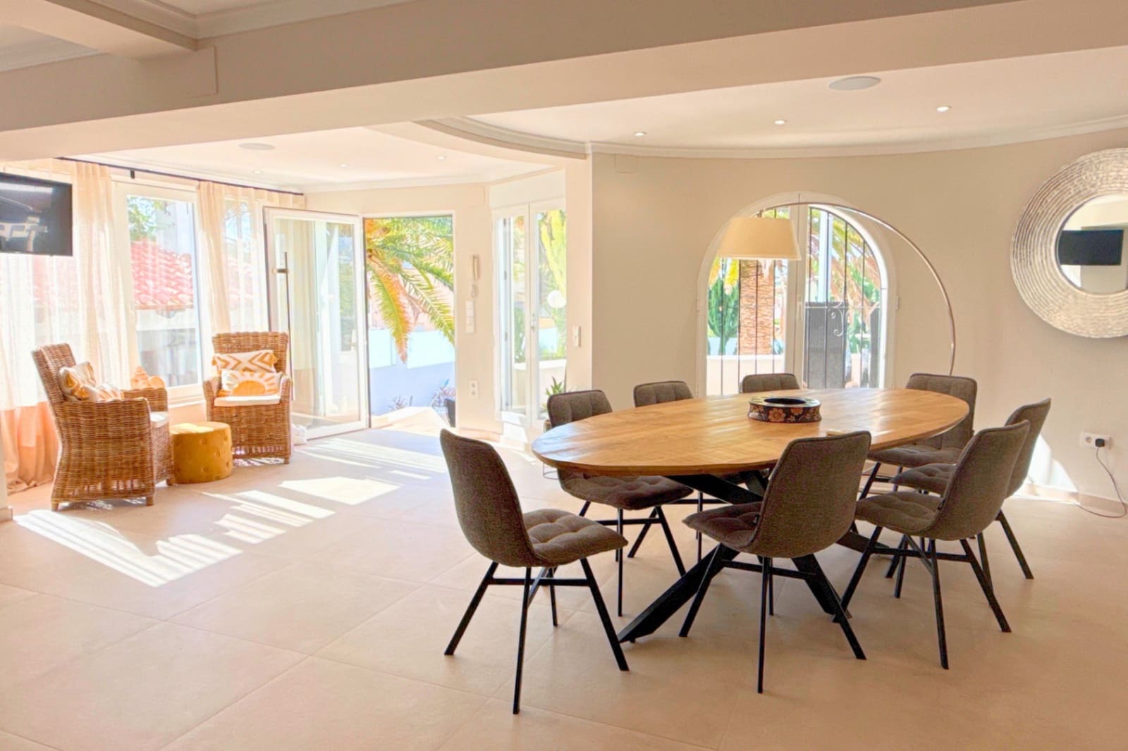 4 bedroom Villa for rent in Calpe / Calp with pool garage - € 4,500 (Ref: 9293548)
