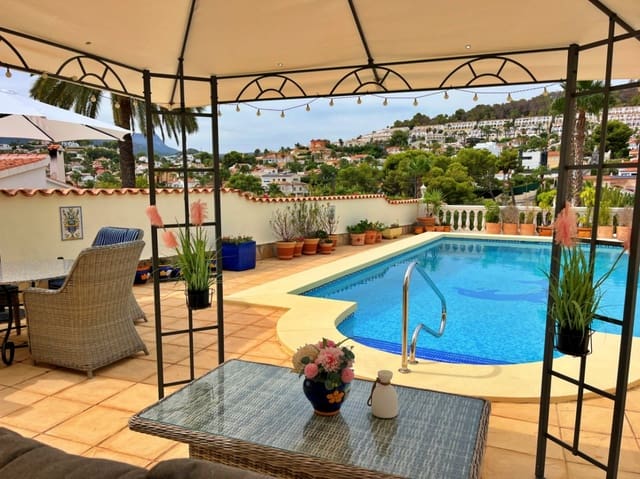 3 soveværelse Villa til salg i Calpe / Calp med swimmingpool garage - € 595.000 (Ref: 9295921)