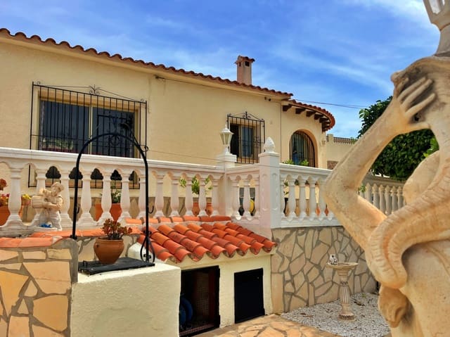 3 soveværelse Villa til salg i Calpe / Calp med swimmingpool garage - € 595.000 (Ref: 9295921)