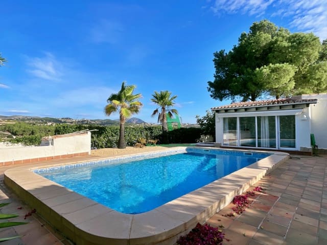 5 soverom Villa til salgs i Moraira, Teulada-Moraira med svømmebasseng garasje - € 770 000 (Ref: 9325429)