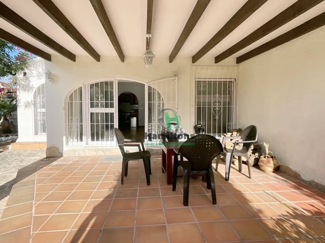 5 soverom Villa til salgs i Moraira, Teulada-Moraira med svømmebasseng garasje - € 770 000 (Ref: 9325429)