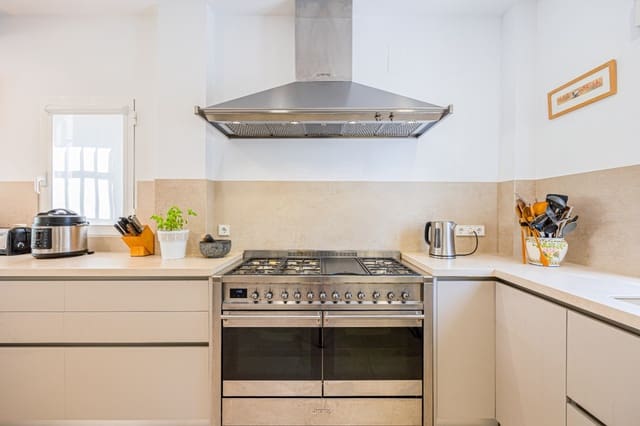 4 bedroom Villa for sale in Altea la Vella, Altea with pool garage - € 1,295,000 (Ref: 9328335)