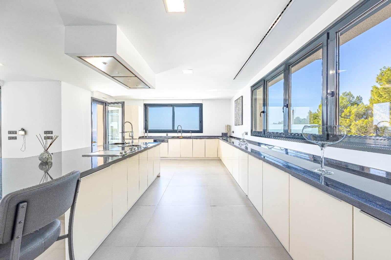 5 sypialnia Willa na sprzedaż w Altea la Vella z basenem garażem - 3 499 990 € (Ref: 9328337)