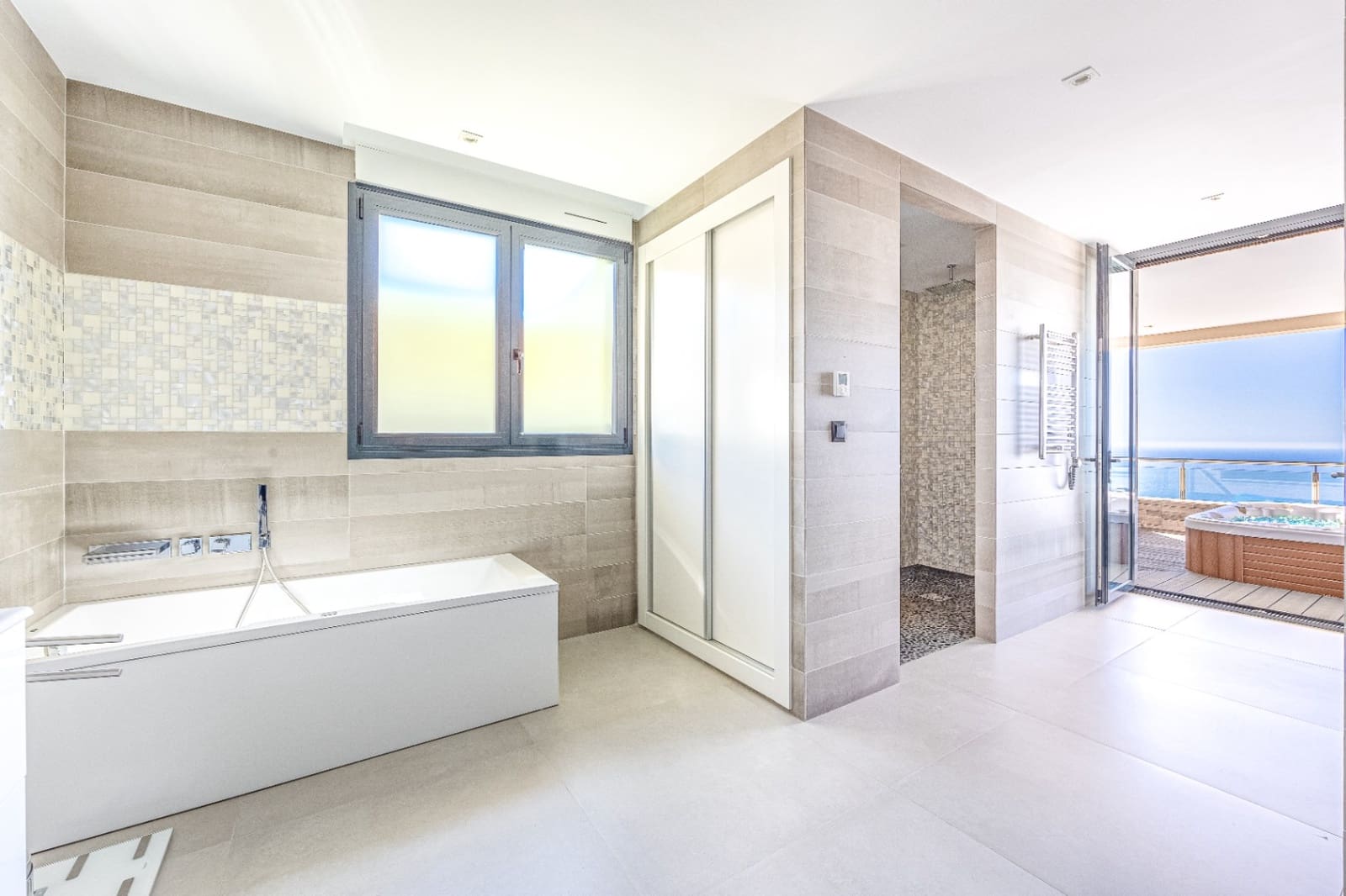 5 sypialnia Willa na sprzedaż w Altea la Vella z basenem garażem - 3 499 990 € (Ref: 9328337)